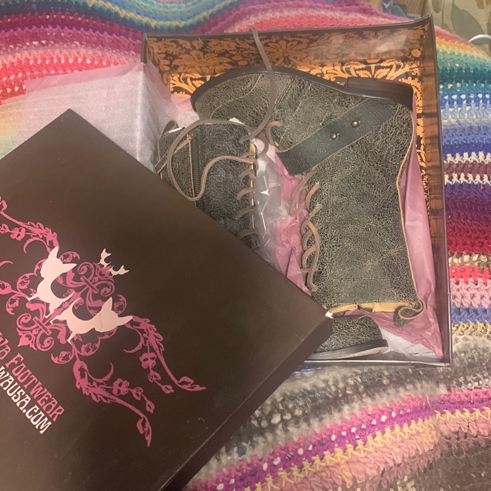 NIB Anthropologie Gee’WaWa Marla Size 6M Chocolate Kenya Goat Leather Boots.